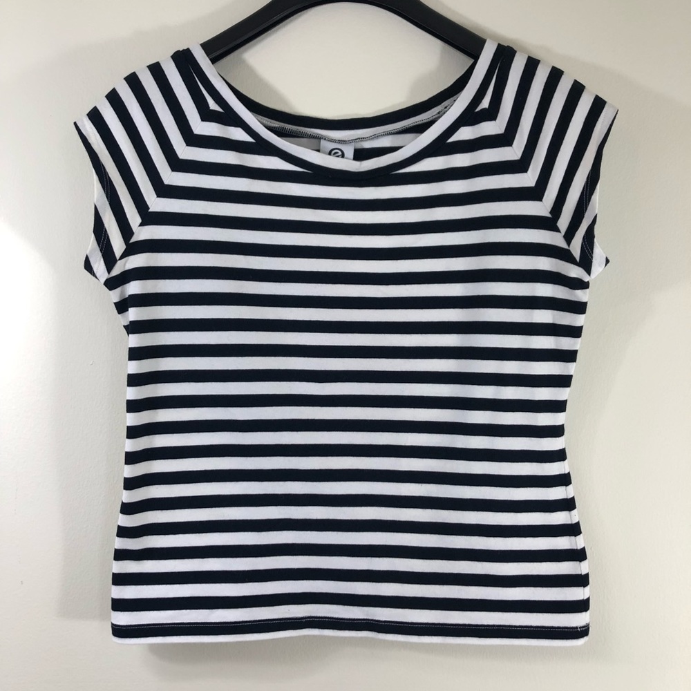 ELLEMENNO Black & White Large Juniors Tee
